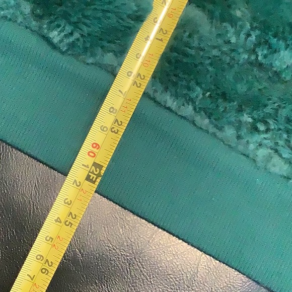 💥 Steve Madden XL Green Plush Fuzzy Sweater Top - Picture 14 of 14